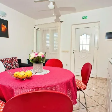 Apartment Ivan - 50m From Sea *